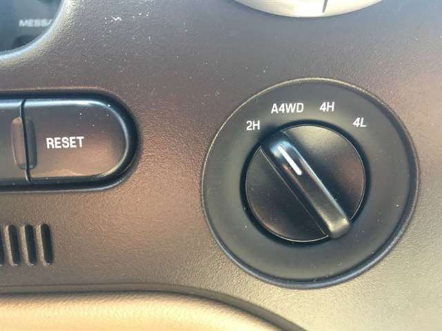 Ford Expedition 2004 photo 17